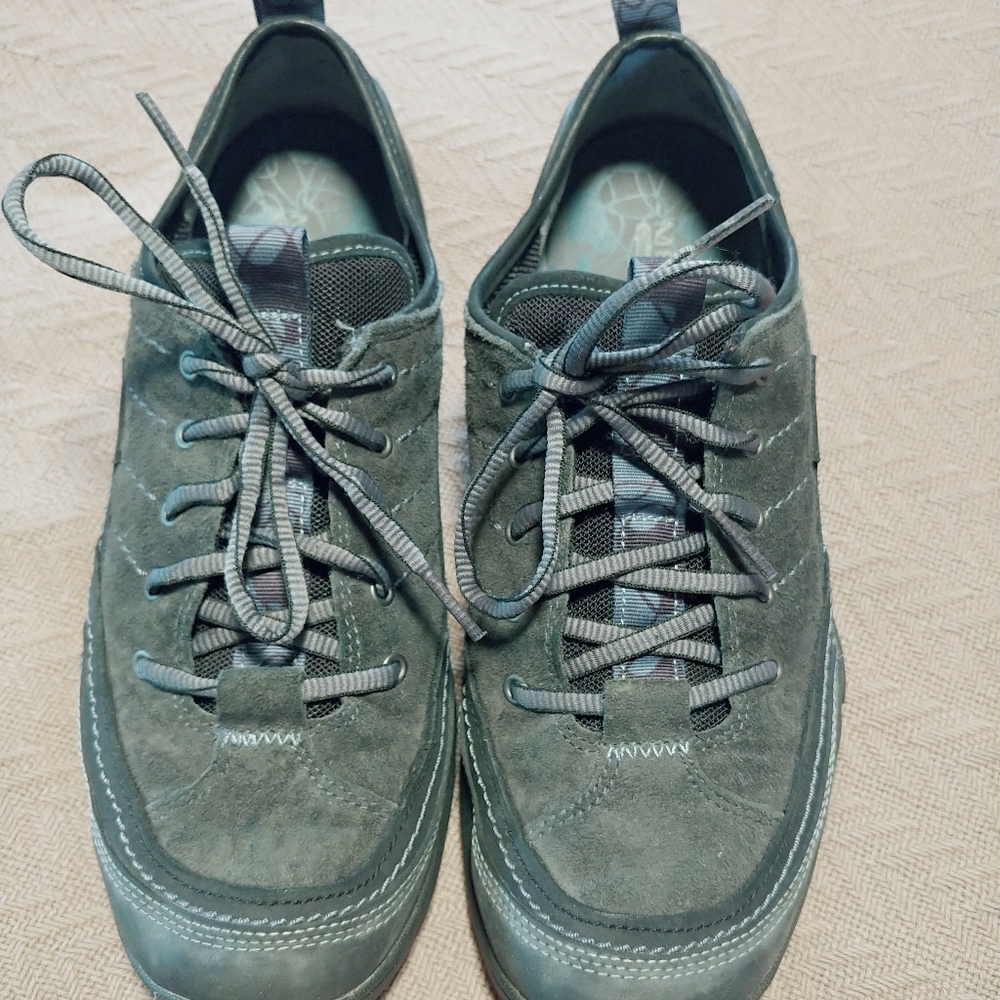 Merrell Women's Black Leather/Suede shoes size 10